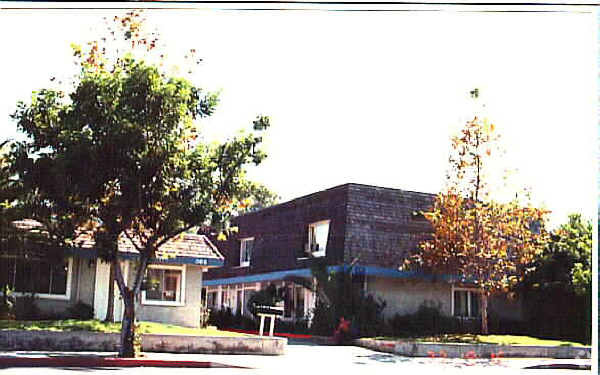 Building Photo - River Glen Townhomes