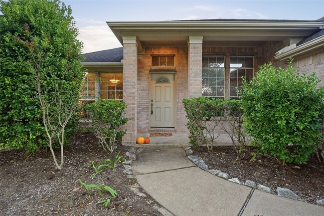 Building Photo - 5755 Lightstone Ln