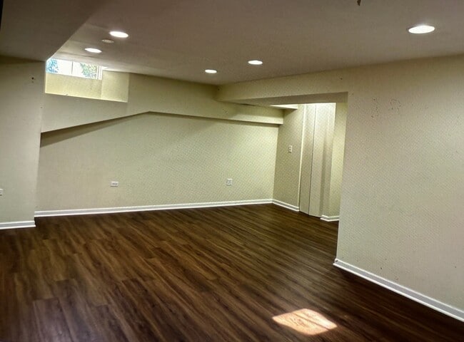 Building Photo - 7757 W Briar Ct