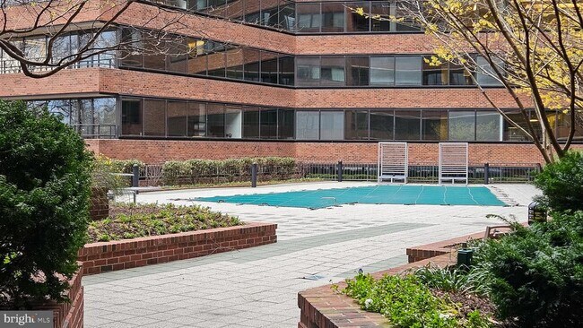 Building Photo - 2555 Pennsylvania Ave NW