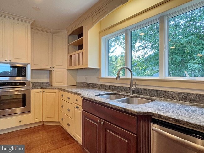 Building Photo - 11470 Mohawk Ct