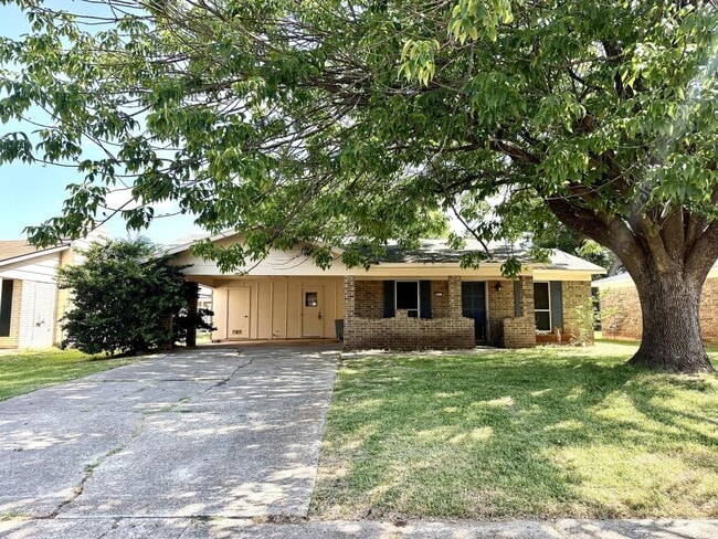Building Photo - 2513 Tilman Dr
