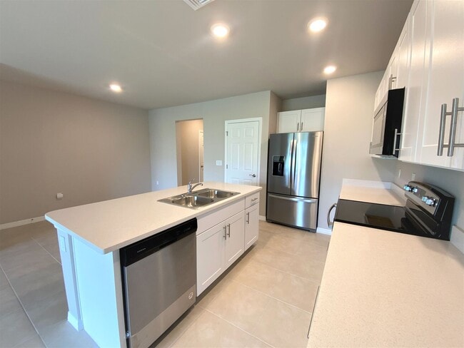 Building Photo - ** MEADOWOOD ** 3 BED / 2.5 BATH - TOWNHOME - GARAGE - NORTH NAPLES - ANNUAL RENTAL