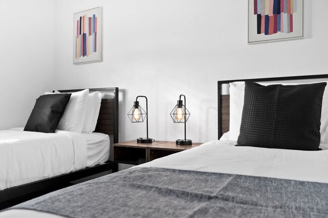 Building Photo - 730 N 72nd Terrace