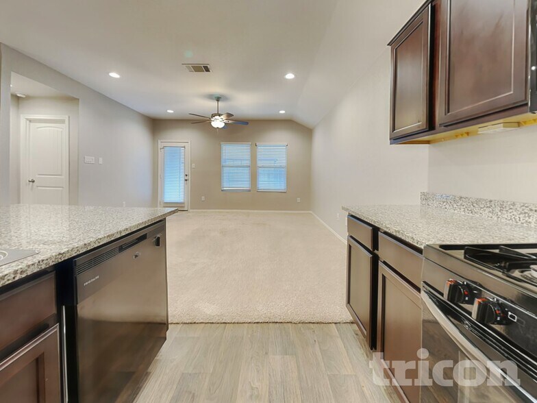 Building Photo - 1016 Adler Way