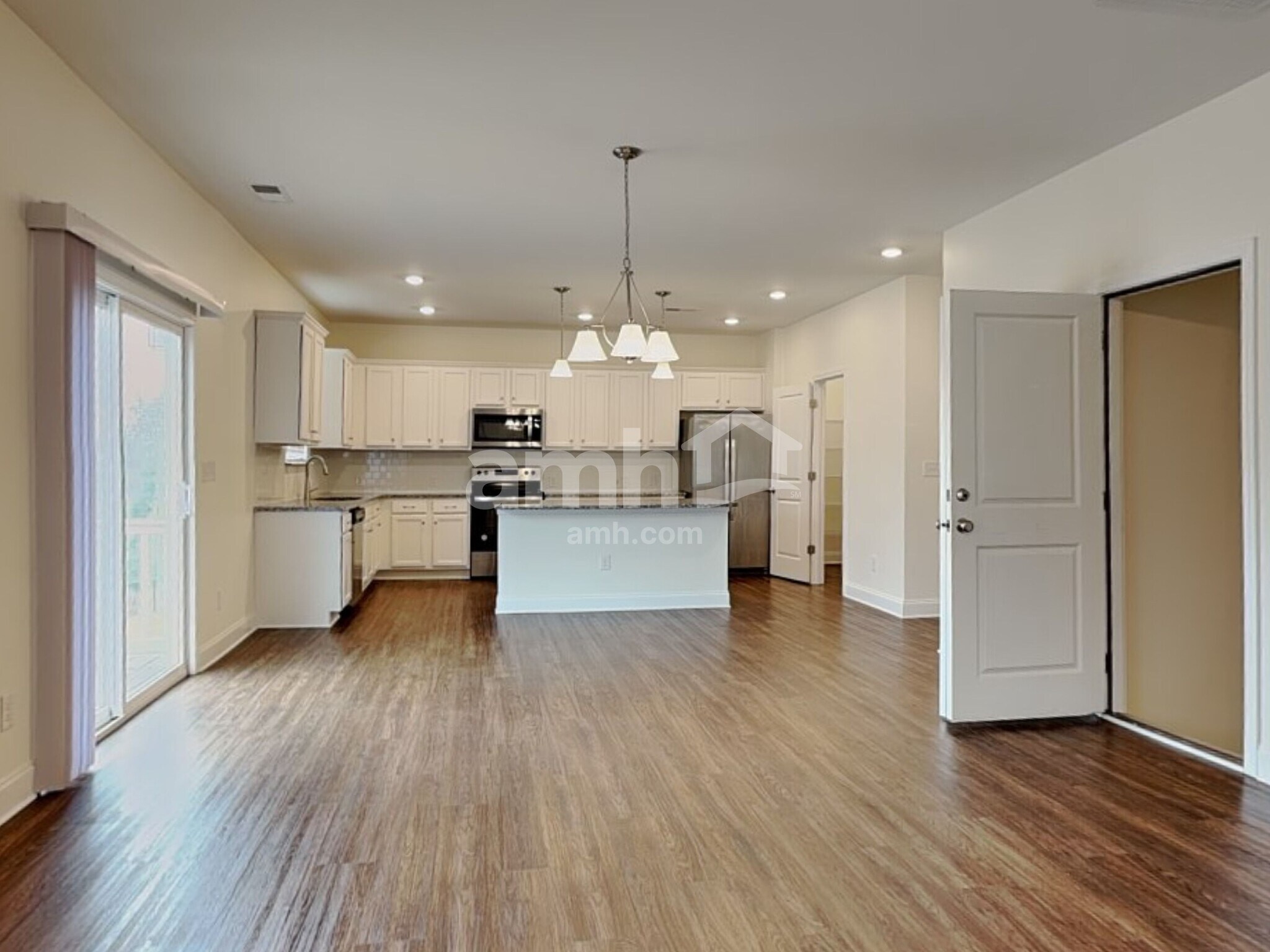 Building Photo - 183 Larragan Dr