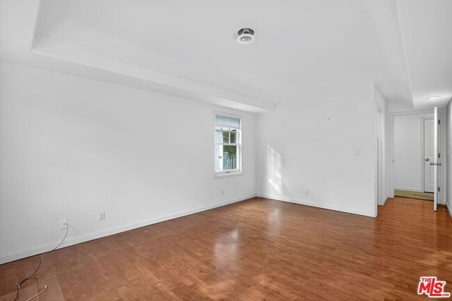 Building Photo - 15 N Ridgewood Rd