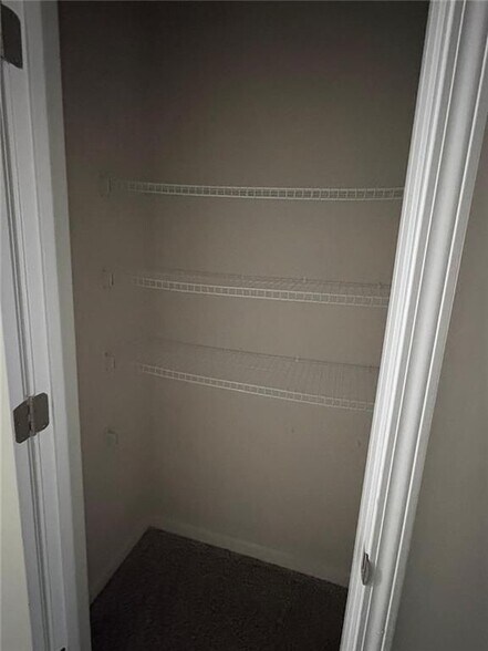 Building Photo - 1472 Villageside Ct