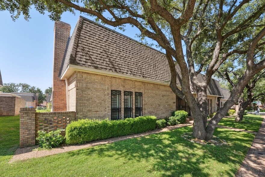 Building Photo - 3014 Stonehenge Ln