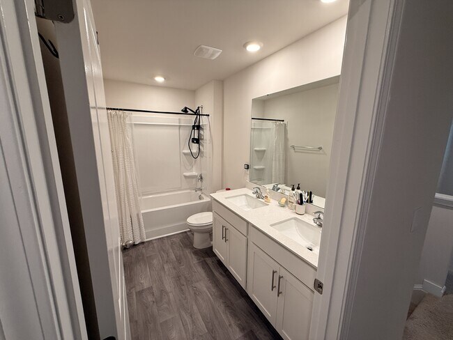 Building Photo - 4116 Madeline Farm Blvd