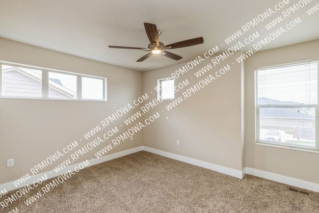 Building Photo - 2701 Bobcat Dr