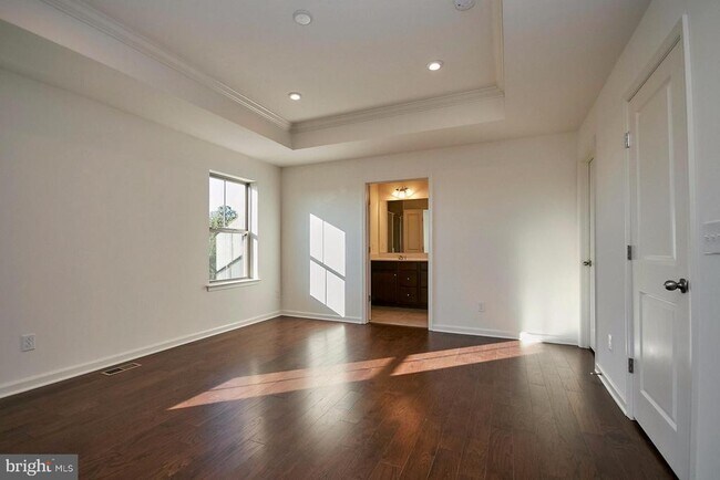 Building Photo - 43428 Robey Sq