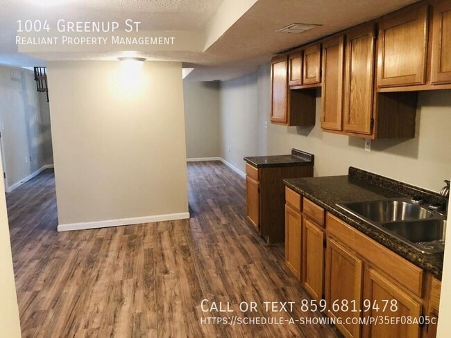 Building Photo - 1004 Greenup St