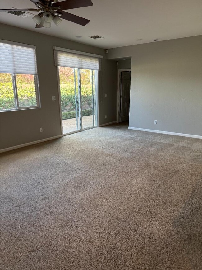 Building Photo - 843 Beauregard Ln