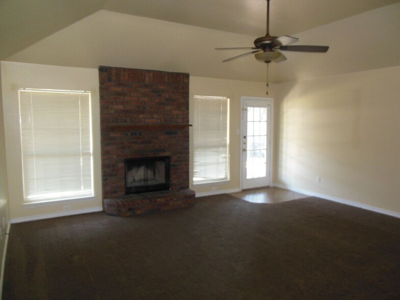 Building Photo - 4106 Fawn Dr