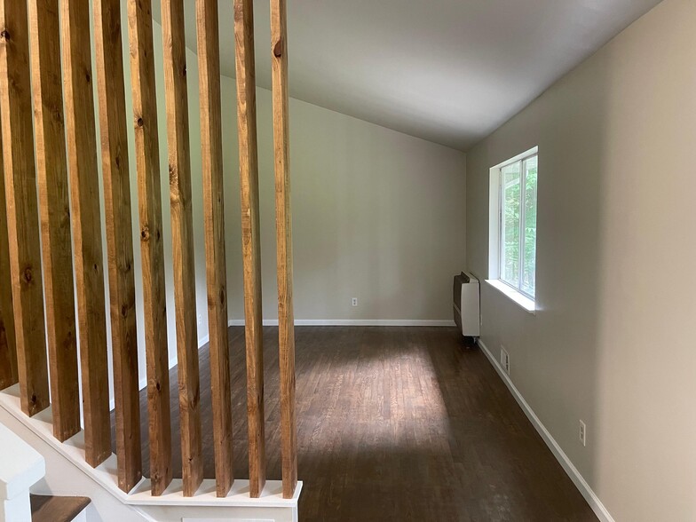 Building Photo - 3642 Marlborough Dr