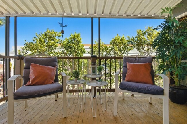 Building Photo - Highly Desirable Double Wide 55+ Home in Rancho Escondido!