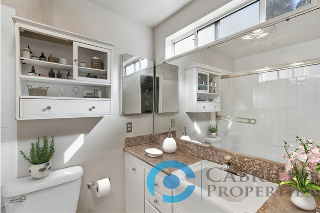 Building Photo - Gorgeous 5bd/3ba house walking distance to SDSU w/ Pool