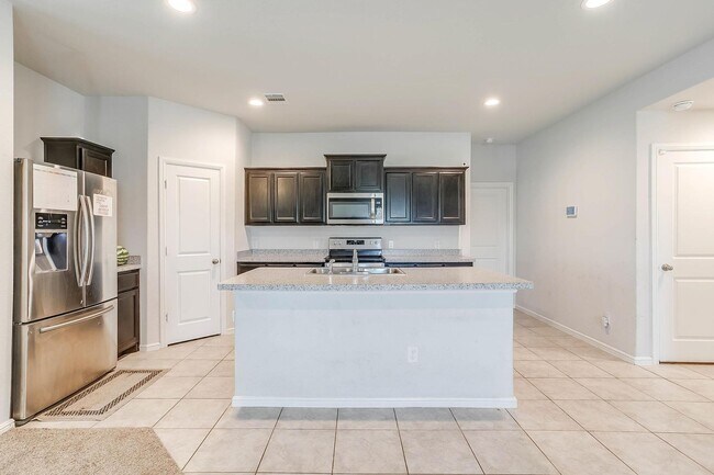 Building Photo - Nice 3 Bed, 2 Bath House in Creekside Esta...