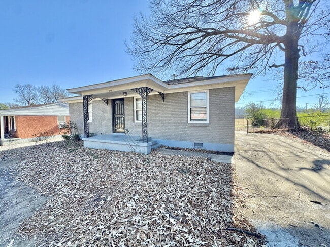 Building Photo - 2195 Cassie Ave