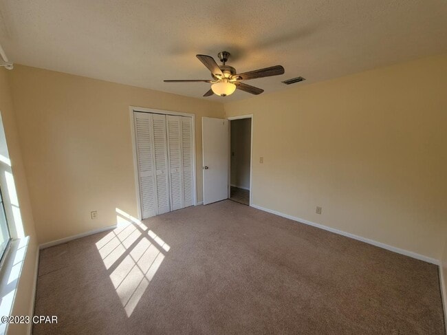 Building Photo - 738 Oak Ave