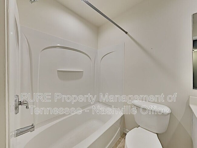 Building Photo - 418 Lazy Creek Ln