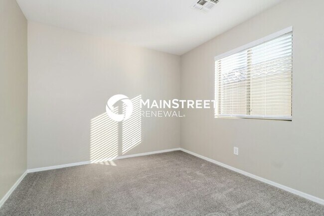 Building Photo - 4 Bedroom Pet-Friendly Home in Avondale, AZ with Main Street Renewal