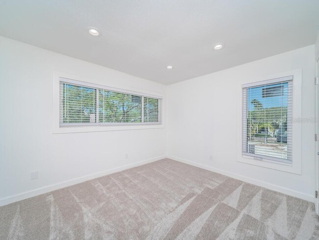 Building Photo - 3120 Beach Blvd S