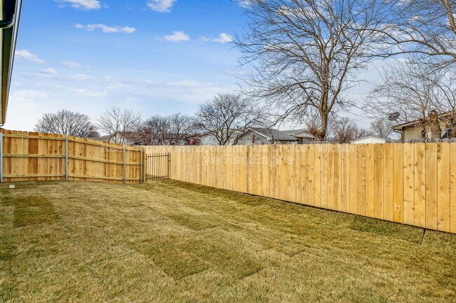 Building Photo - 3521 W 45th St S