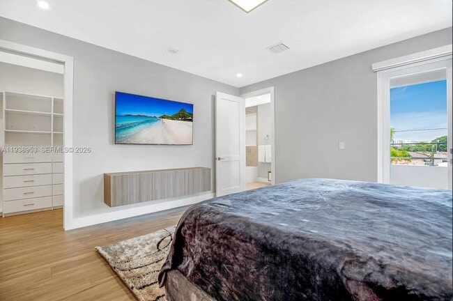 Building Photo - 3655 SW 26th St