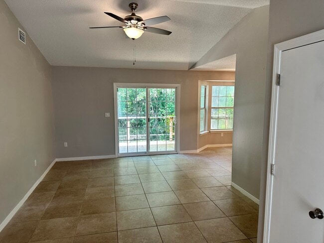 Building Photo - 2987 Windsor Cir
