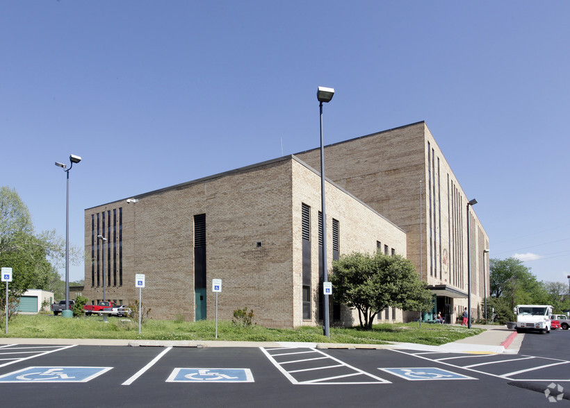 Building Photo - Inhofe Plaza