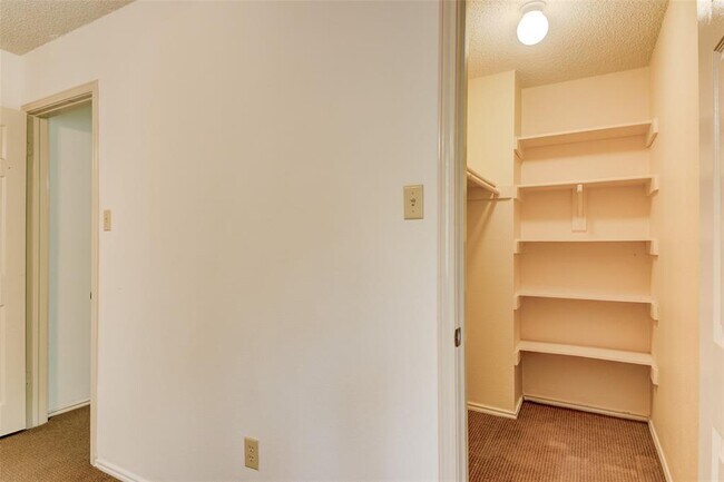 Building Photo - 8406 La Naranja Cove