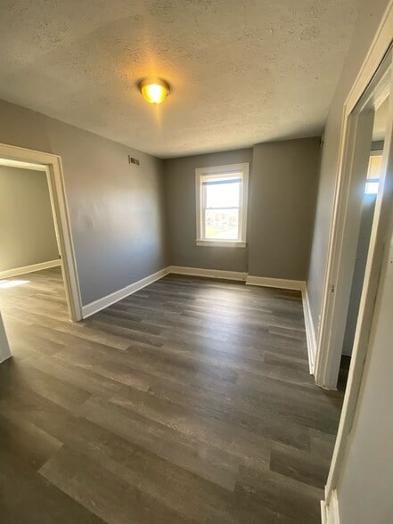 Building Photo - 3834 Glenway Ave