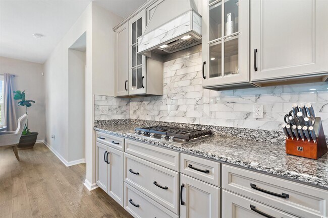 Building Photo - 567 Hickman St