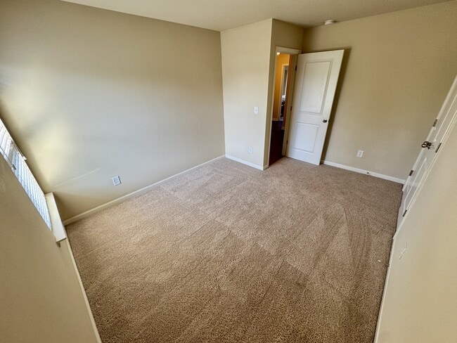 Building Photo - 130 Sparkling Spring Trail