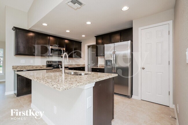 Building Photo - 1114 SW 40th Terrace