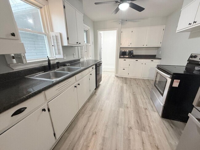 Building Photo - 3 bd 2 bath Ranch in Willoughby