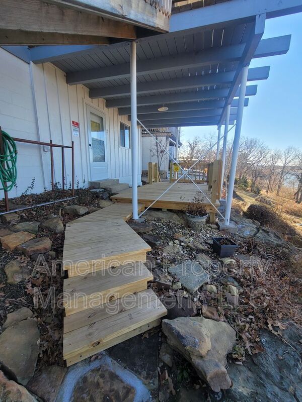 Building Photo - 121 N Salt Creek Dr