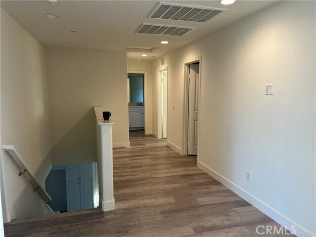 Building Photo - 5884 Silver Oaks Dr