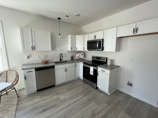 Building Photo - 2 Bedroom 2 Bathroom for Rent