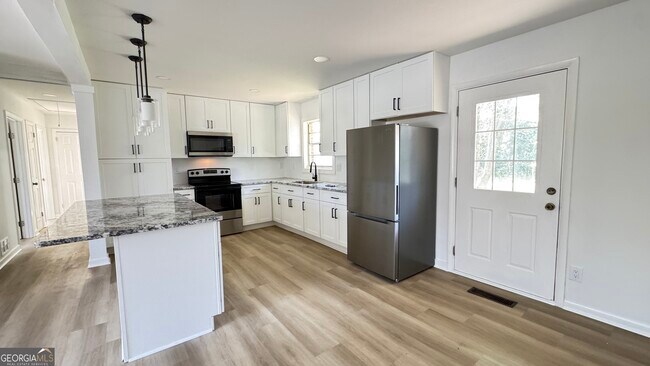 Building Photo - 723 Sheffield Rd