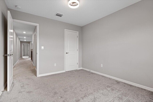 Building Photo - 10437 SW Captiva Dr