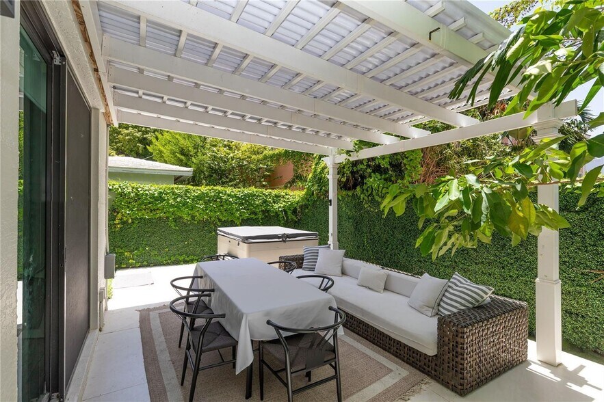 Building Photo - 1150 98th St