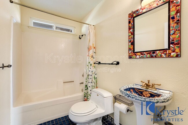 Building Photo - 530 N Regatta Dr