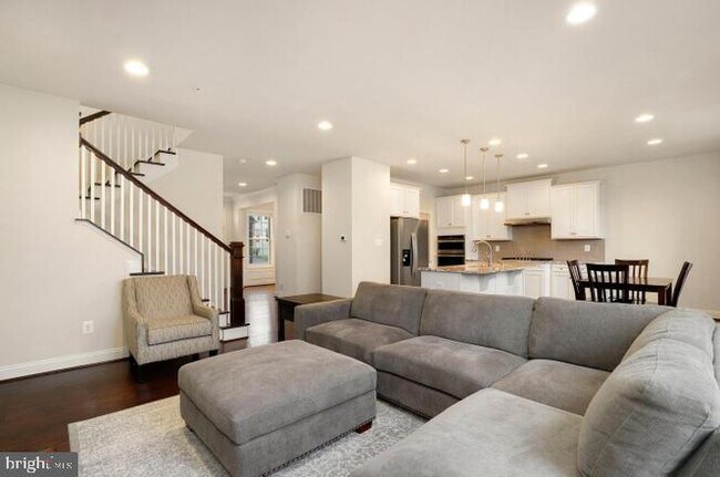 Building Photo - 13905 Bufflehead St