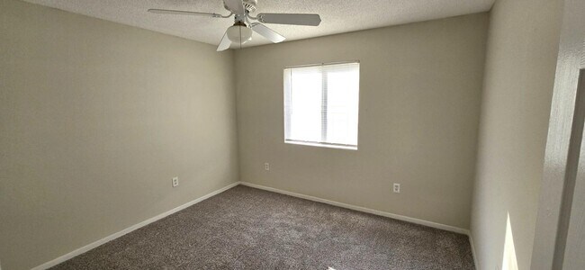 Building Photo - 1024 Spring Meadow Dr