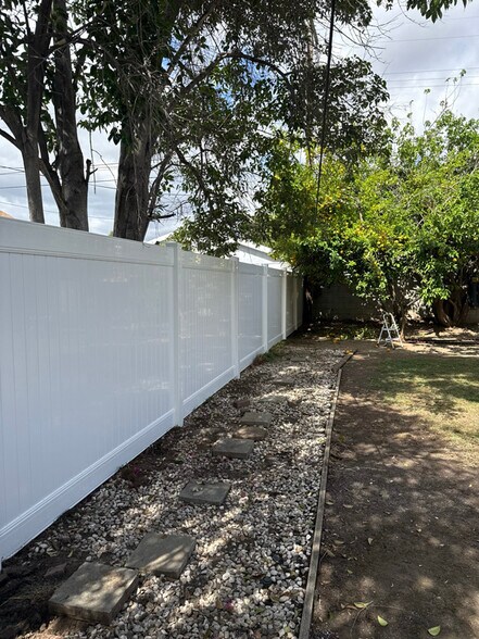 Building Photo - 5775 Bertrand Ave