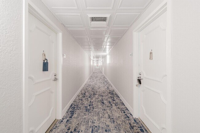 Building Photo - 859 Jeffery St