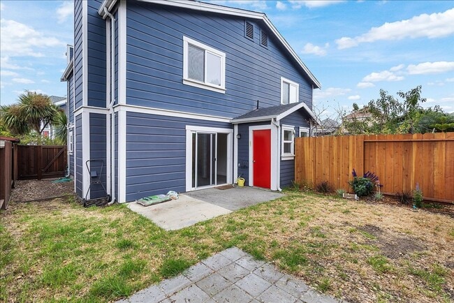 Building Photo - 1590 Buena Vista Ave